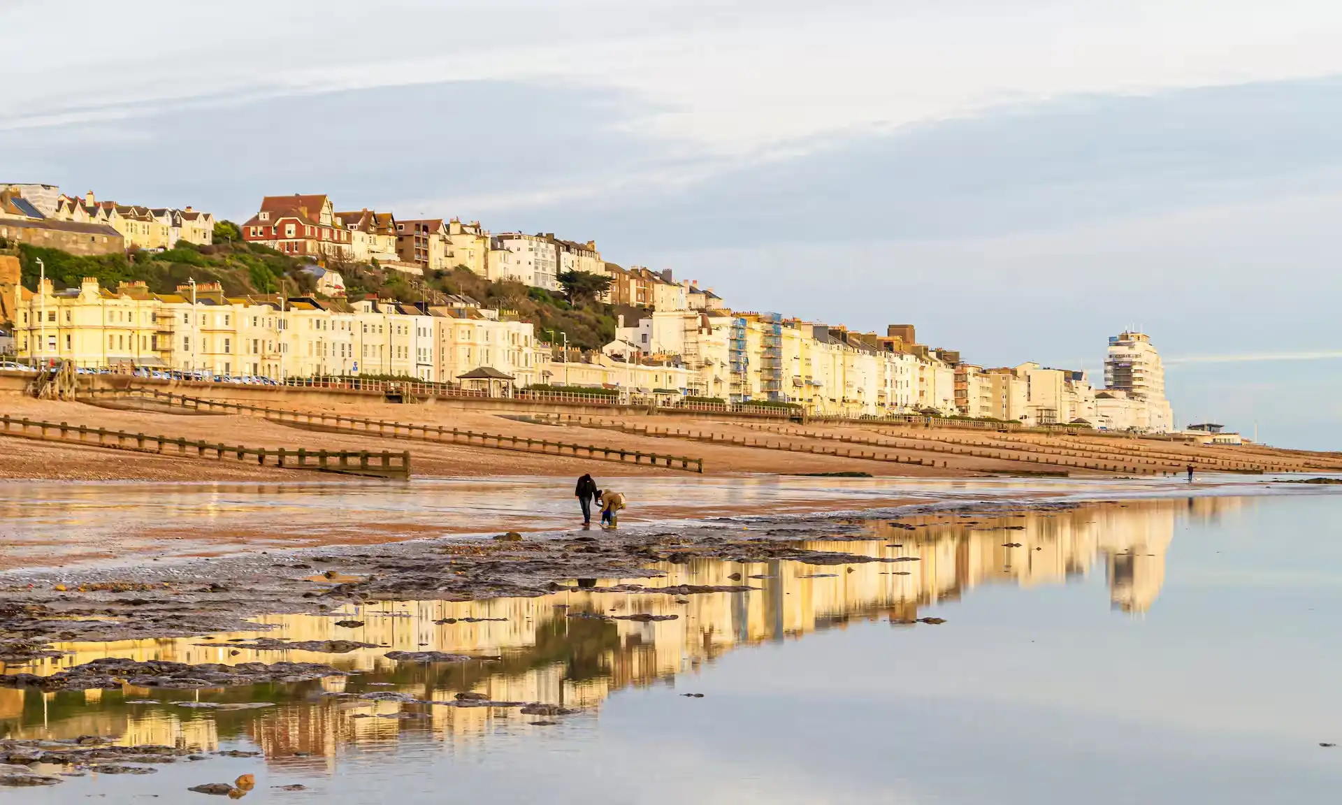 A view of a town along the beach.